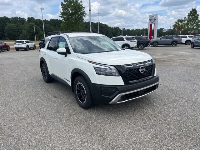 2021 Nissan Pathfinder - View 2