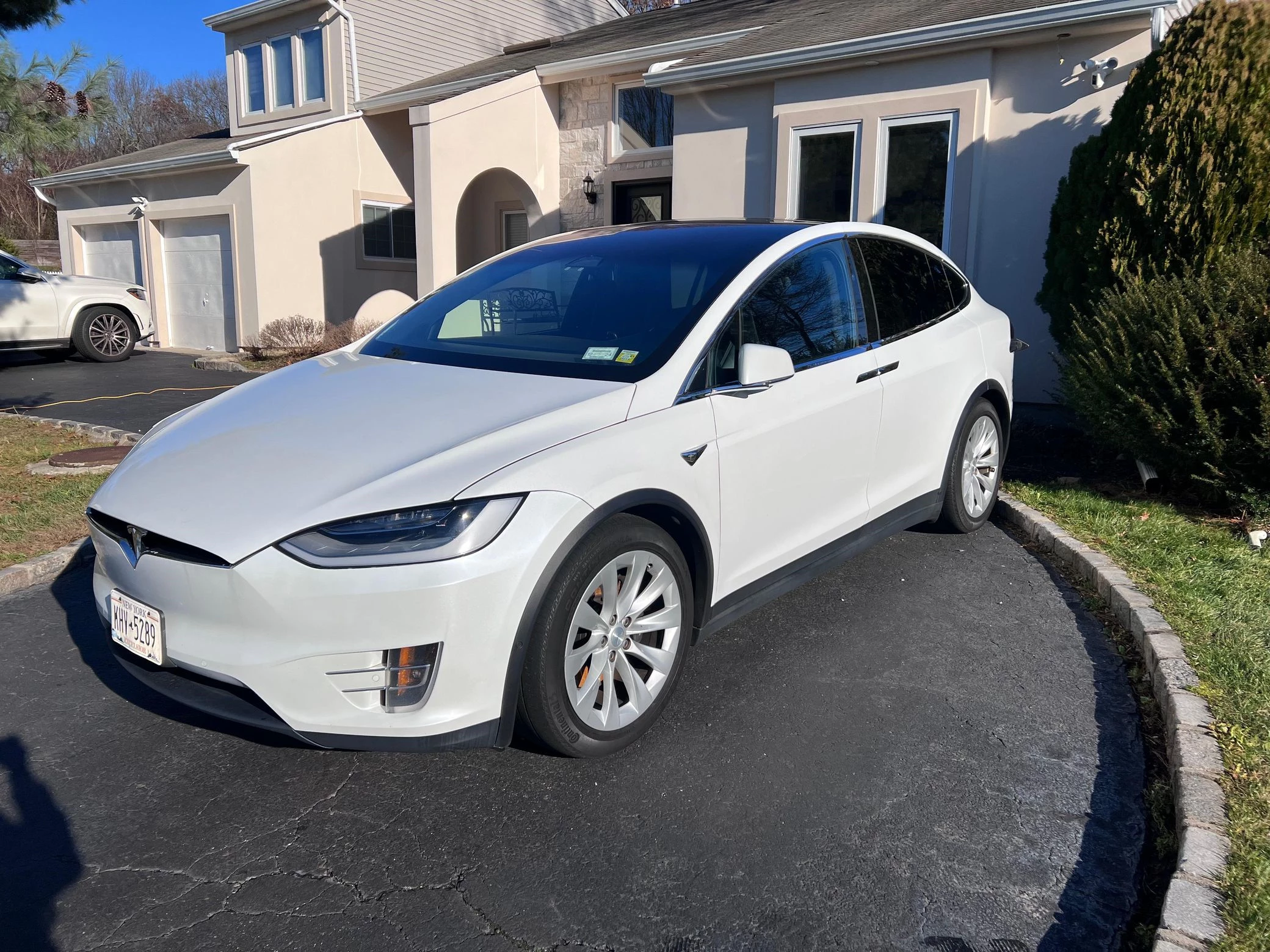 2021 Tesla Model X - View 3