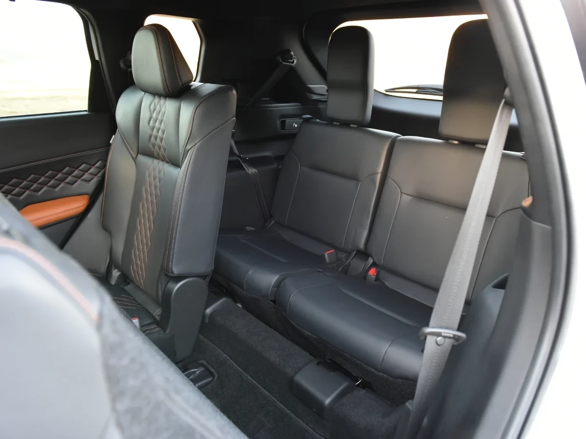 2022 Mitsubishi Outlander - View 2